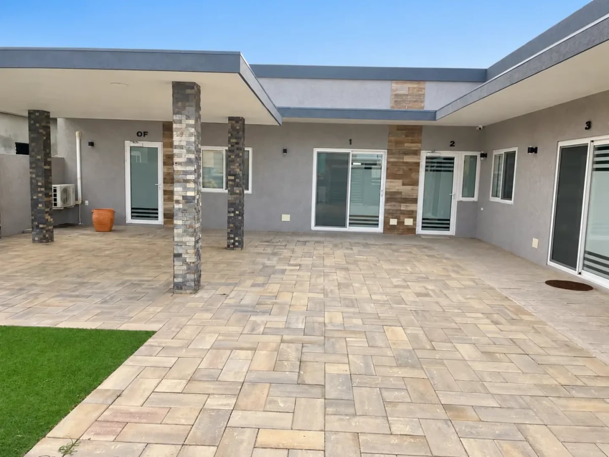 House in Moco Tanki Flip
