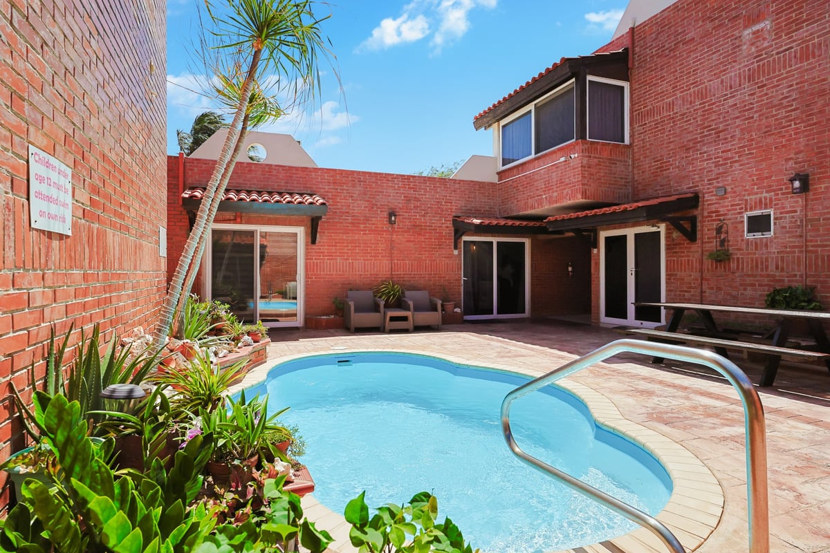 Condominium in Moco Tanki Flip